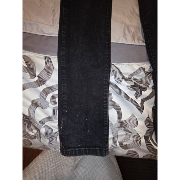 KSUBI Black Skinny Jeans | Cross & Patch Detail | Streetwear Denim - Picture 6 of 7